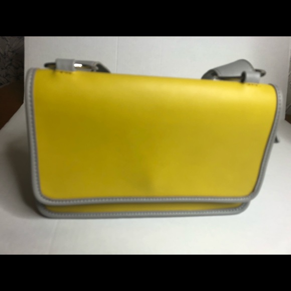 Small over shoulder purse - Picture 3 of 10